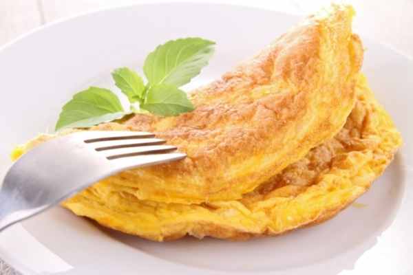 Lachs-Basilikum-Omelette